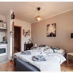 Kleine „louise“ In Der Neustadt Mit Tiefgarage Drezno