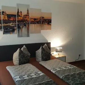 Apartment Dresden-neustadt Mit Parkplatz, Dresden